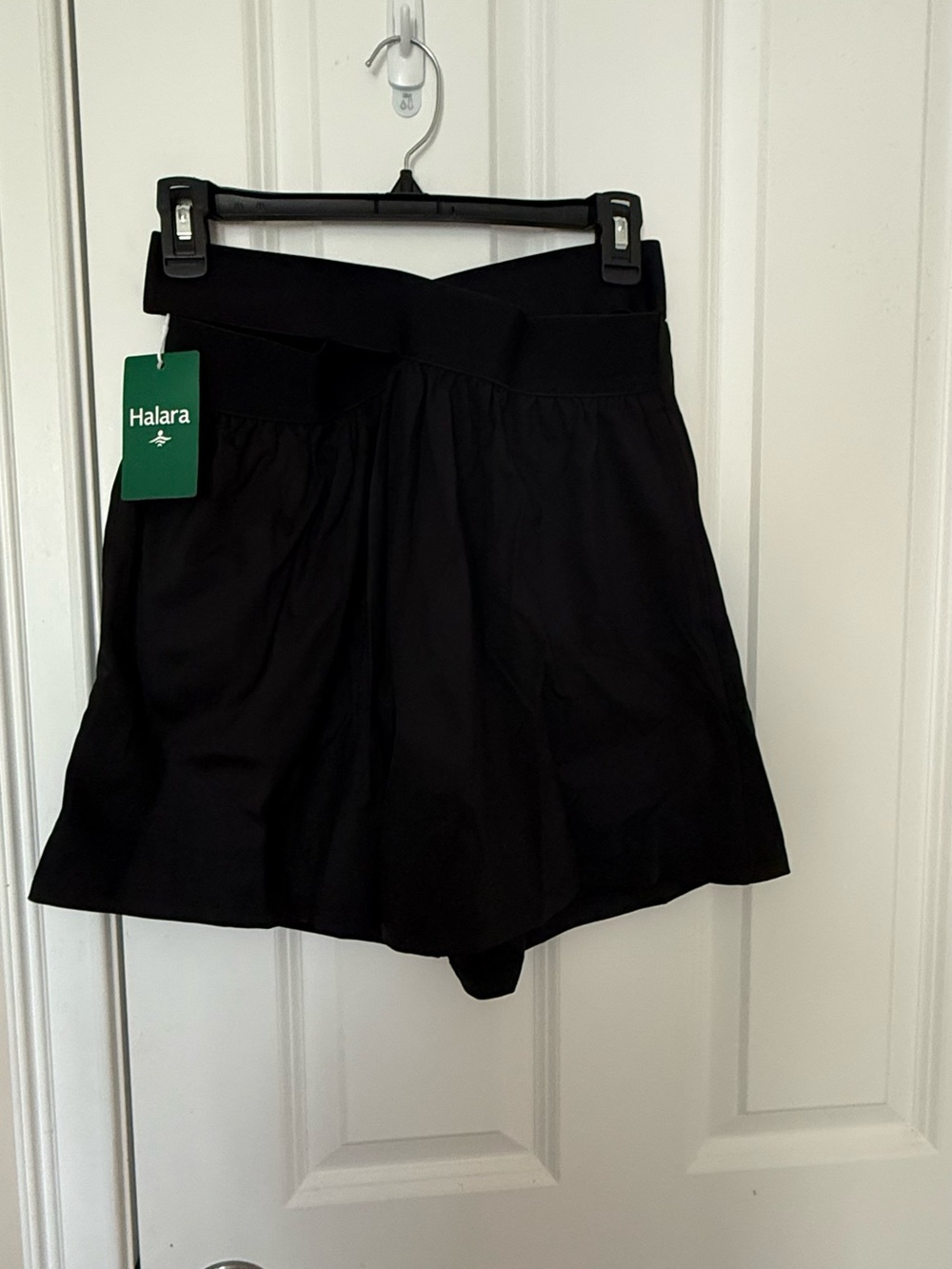 NWT Halara Women's Black Skort Shorts High Waisted Cut Out no liner